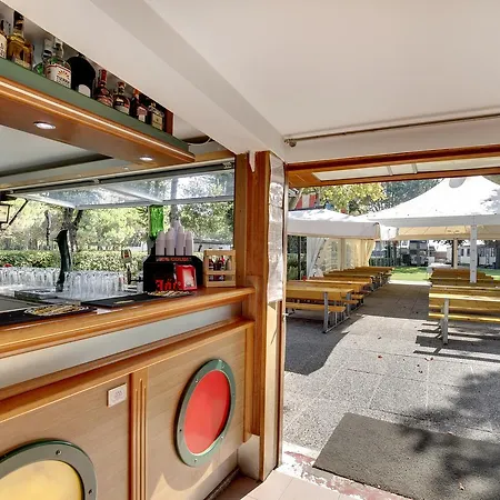 캠핑 푸지나 캠프장 3*