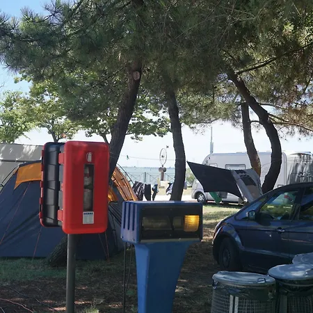 캠핑 푸지나 캠프장 3*