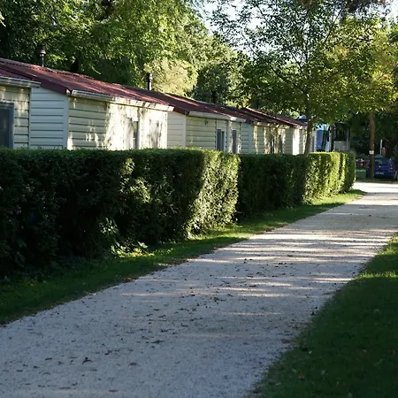 مخيم فوسينا 3*