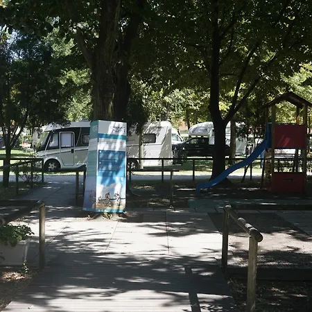 Fusina אתר קמפינג מלקונטנטה